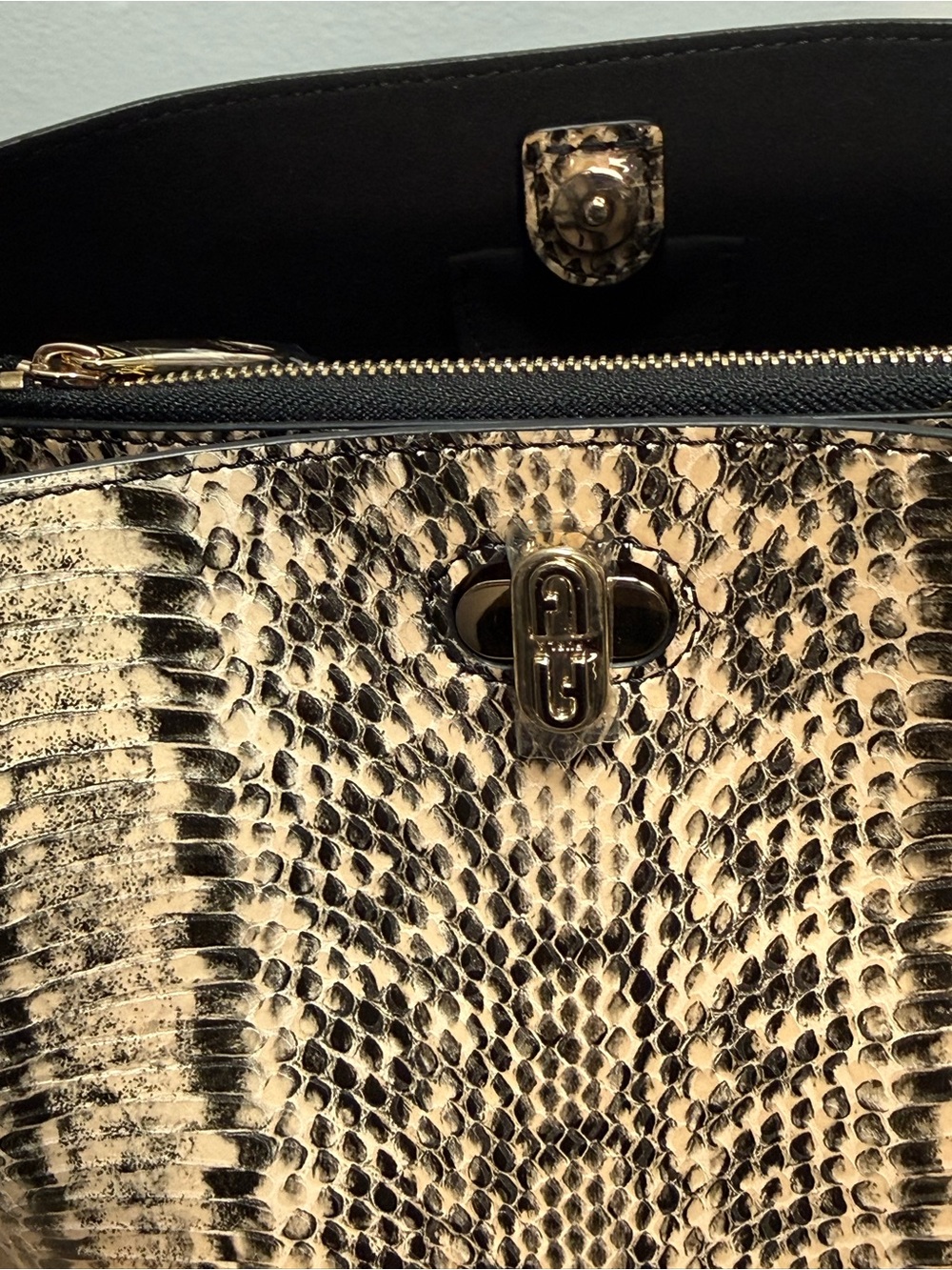 NWT Furla Danae Python Embossed Leather Bucket Bag - cappuccino - Picture 8 of 8